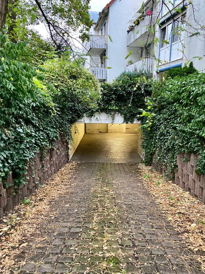 Wohlfuehl-Apartment Mit Kostenfreier Tiefgarage, Wifi & Terrasse Leipzig Exterior photo
